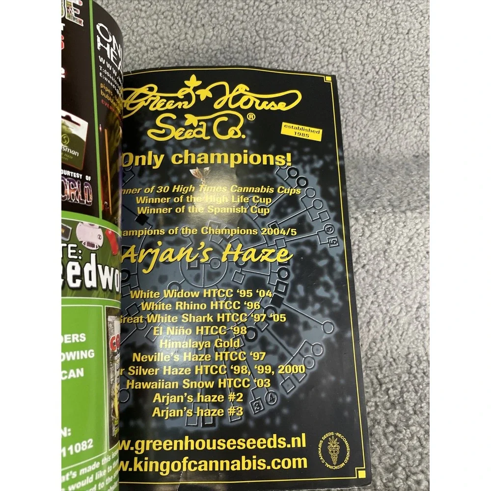 S4-42‎ WEED WORLD MAGAZINE - ISSUE 60